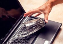 Jangan Panik dulu Ketika Laptop Ketumpahan Air, Lakukan cara ini