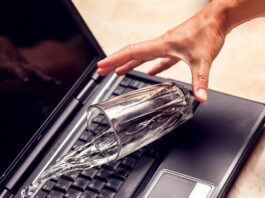 Jangan Panik dulu Ketika Laptop Ketumpahan Air, Lakukan cara ini