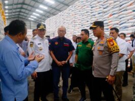 Pj Gubernur dan Kapolda Sulsel Tinjau Gudang Bulog guna Pastikan Ketersediaan Stok Pangan di Sulsel