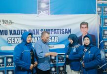 Hamzah Hamid Kembalikan Formulir Pendaftaran Ketua DPD PAN Kota Makassar