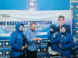 Hamzah Hamid Kembalikan Formulir Pendaftaran Ketua DPD PAN Kota Makassar