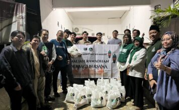 KAHMI Makassar Berbagi Sembako ke Kampung Baru