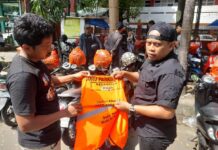 TRC Perumda Parkir Makassar Tertibkan Jukir Tak Sesuai SOP, Rompi Disita di Jalan Sudirman