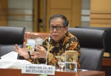 Rapat Kerja dengan Kemenag, Komisi VIII DPRI Desak Perbaikan Layanan Haji 2025