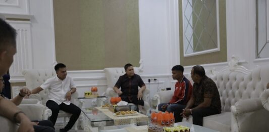 Yasir Mahmud Terima Atlet Tinju Sulsel yang Akan Wakili Indonesia di Kejuaraan Dunia