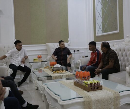 Yasir Mahmud Terima Atlet Tinju Sulsel yang Akan Wakili Indonesia di Kejuaraan Dunia