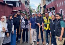 Perumda Parkir Ikuti Gerakan Jum’at Bersih, Pemkot Makassar Libatkan SKPD dan Masyarakat