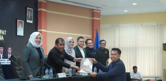 DPRD Sulsel Gelar Rapat Paripurna Bahas Pemandangan Umum Fraksi terhadap Nota Kesepakatan dan Ranperda APBD TA 2026