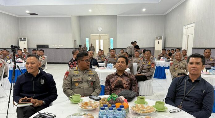 Satbrimob Polda Sulsel Gelar Sarasehan, Dansat Ingatkan Personel Jaga Kekompakan