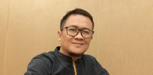Politik Panggung Depan dan Panggung Belakang dalam Penetapan Roy Suryo Cs sebagai Tersangka