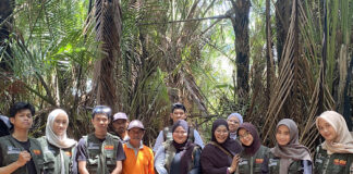 Revitalisasi Agroindustri Sagu di Waelawi Tim PM–BEM UMI Dorong Petani dan Ibu Rumah Tangga Masuk Ekonomi Digital