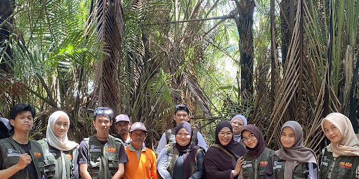 Revitalisasi Agroindustri Sagu di Waelawi Tim PM–BEM UMI Dorong Petani dan Ibu Rumah Tangga Masuk Ekonomi Digital