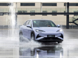 YD Hadirkan Pengalaman Menantang di Sirkuit All-Terrain Khusus NEV di Zhengzho , Petualangan Berkendara dan Edukasi Teknologi Secara Langsung