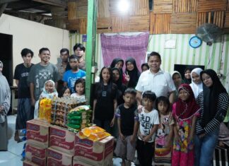 Yasir Machmud Anjangsana ke Panti Asuhan di HUT Gerindra ke -18