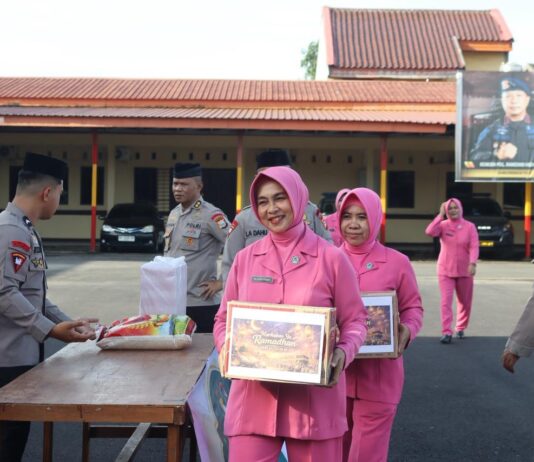 Brimob Polda Sulsel Sambangi Panti Asuhan An Nur: Bagi-bagi Sembako hingga Takjil