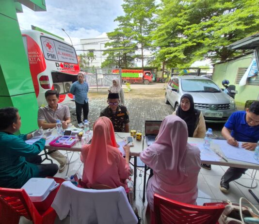 Jelang Ramadan, STIA Abdul Haris Makassar Bersama PMI Gelar Aksi Donor Darah