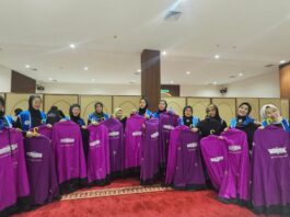 IWAPI Sulsel Gelar Amaliah Ramadan, Serahkan Mukenah di Masjid Trans Studio Makassar