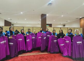 IWAPI Sulsel Gelar Amaliah Ramadan, Serahkan Mukenah di Masjid Trans Studio Makassar
