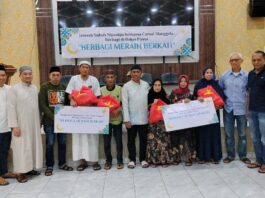 Jemaah Subuh Nipa-Nipa dan Camat Manggala Berbagi untuk Duafa