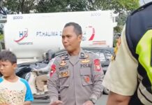 Masyarakat Apresiasi Kesigapan dan Keberanian Personel Brimob Polda Sulsel Cegah Kebakaran di Makassar