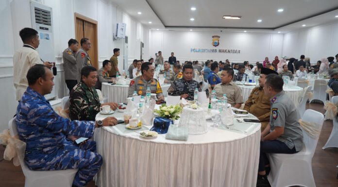 Pantau Malam Takbiran Idul Fitri 1447 H, Yasir Machmud Hadiri Zoom Meeting Bersama Kapolri di Mako Polrestabes Makassar