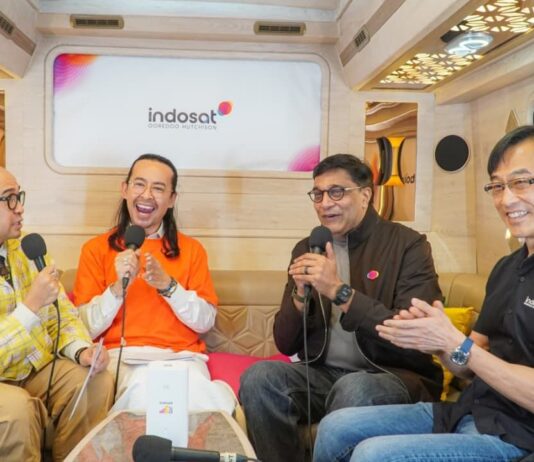 11 Jam Live TikTok Tanpa Putus Bareng Indosat, Dave Hendrik – Iwet Ramadhan Pecahkan Rekor MURI