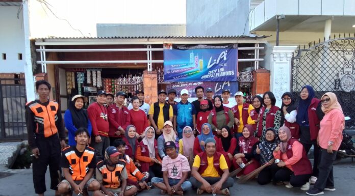 Warga Rappokalling Gelar Jumat Bersih, Camat Tallo Ajak Tingkatkan Kesadaran Lingkungan