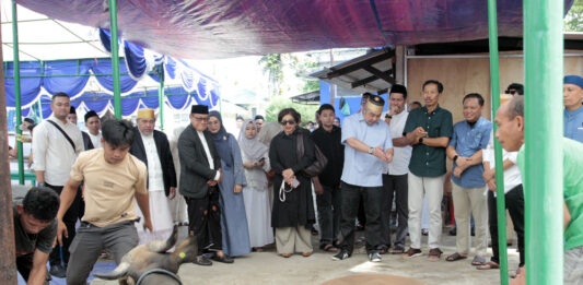 Dirut Pelindo Hadiri Penyerahan Kurban Regional 4