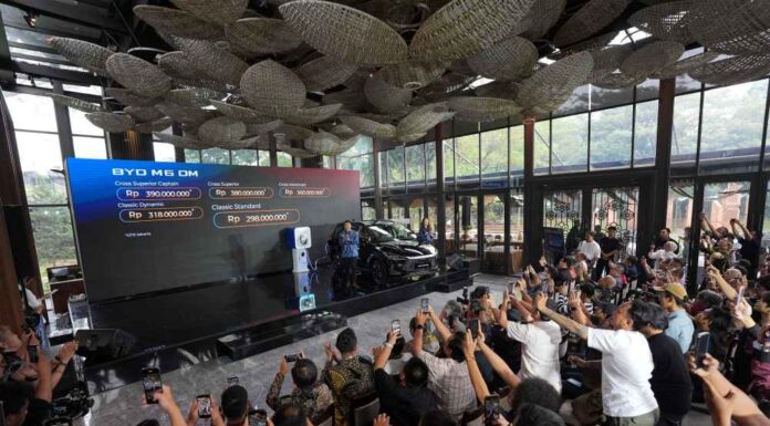 BYD Resmi Umumkan Harga M6 DM, Dibanderol Mulai Rp298 Juta