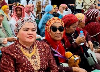 Ekspresi Bahagia Jemaah Haji Kloter 09 UPG, Hj. Dahliah: Blink-Blink Bukan Pamer