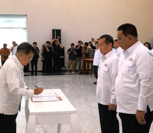 Lantik Pengurus PMI Sulut, JK : Gerakan Kemanusiaan PMI Tak Kenal Batas Negara