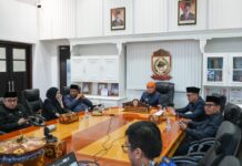 Wakil Wali Kota Makassar Sampaikan Jawaban Wali Kota atas Pandangan Umum Fraksi DPRD Secara Daring