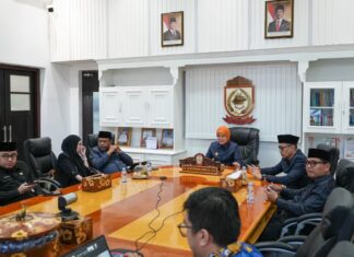 Wakil Wali Kota Makassar Sampaikan Jawaban Wali Kota atas Pandangan Umum Fraksi DPRD Secara Daring