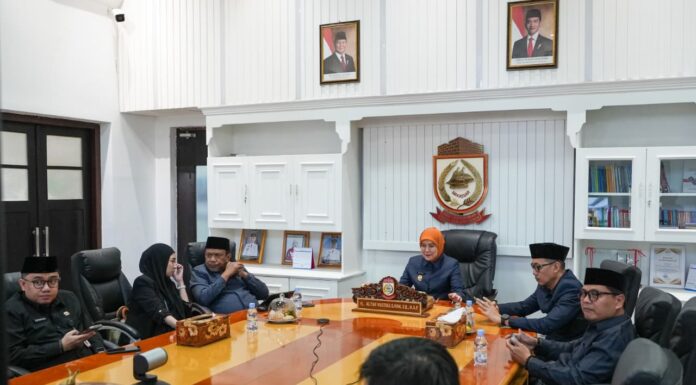 Wakil Wali Kota Makassar Sampaikan Jawaban Wali Kota atas Pandangan Umum Fraksi DPRD Secara Daring