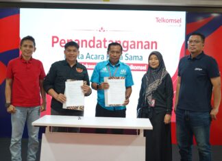 Telkomsel Dukung Tim Futsal SMAN 8 Makassar, Wujud Komitmen Majukan Prestasi Olahraga Pelajar