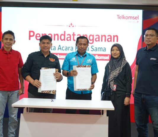 Telkomsel Dukung Tim Futsal SMAN 8 Makassar, Wujud Komitmen Majukan Prestasi Olahraga Pelajar