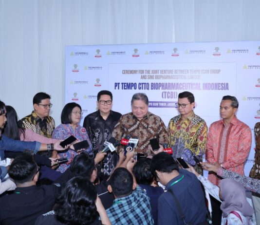 Menko perekonomian Airlangga Sebut Prestasi Taruna Ikrar Dongkrak Daya Saing Indonesia, BPOM Siap Kawal Investasi Biofarmasi
