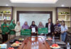 Tazkiyah Tour Serahkan Dua Asuransi ke Ahli Waris Jemaah Haji yang Wafat
