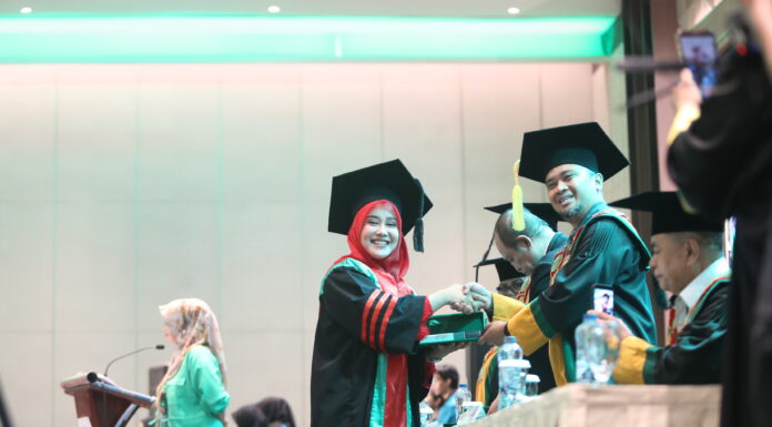 Wisuda Perdana 2026 STIE AMKOP Kukuhkan Lulusan S3, S2, dan S1