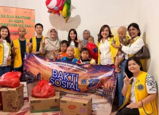 BERITA FOTO :Sambut Anniversary ke-17, Lions Club Makassar Mammiri Gelar Bakti Sosial di YKAKI