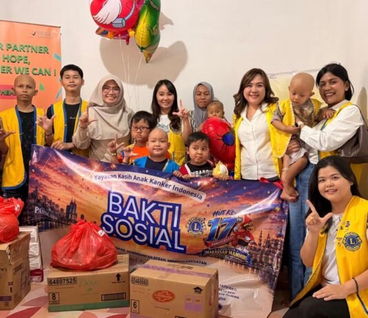 BERITA FOTO :Sambut Anniversary ke-17, Lions Club Makassar Mammiri Gelar Bakti Sosial di YKAKI