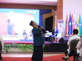 Ustadz Maulana Bekali Mahasiswa Baru Poltekpar Makassar: Raih Dunia dan Akhirat dengan Ilmu