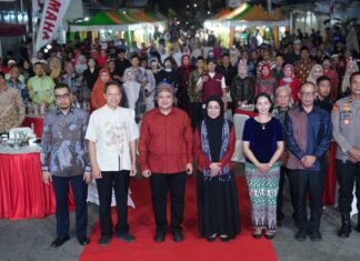 Disambut Antusias Warga, Munafri dan Melinda Nikmati Semarak Pesta Rakyat Kecamatan Wajo
