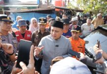 Wali Kota dan Ketua TP PKK Kota Makassar Tinjau Kebakaran Tallo Pastikan Bantuan dan Pemulihan Warga Berjalan