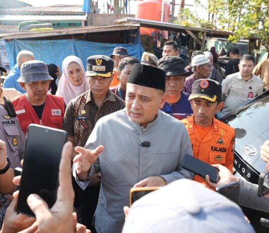 Wali Kota dan Ketua TP PKK Kota Makassar Tinjau Kebakaran Tallo Pastikan Bantuan dan Pemulihan Warga Berjalan