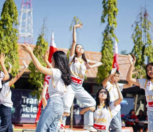 Roadshow Honda DBL 2026 Singgah di SMK Telkom Makassar, Siswa Tumpah dalam Kemeriahan