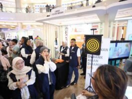 BERITA FOTO:Booth LPS III Makassar Ramai Dikunjungi